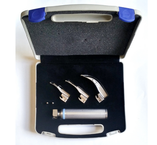 LARYNGOSCOPE PEADIATRIC MACINTOSH – 3 BLADE SET